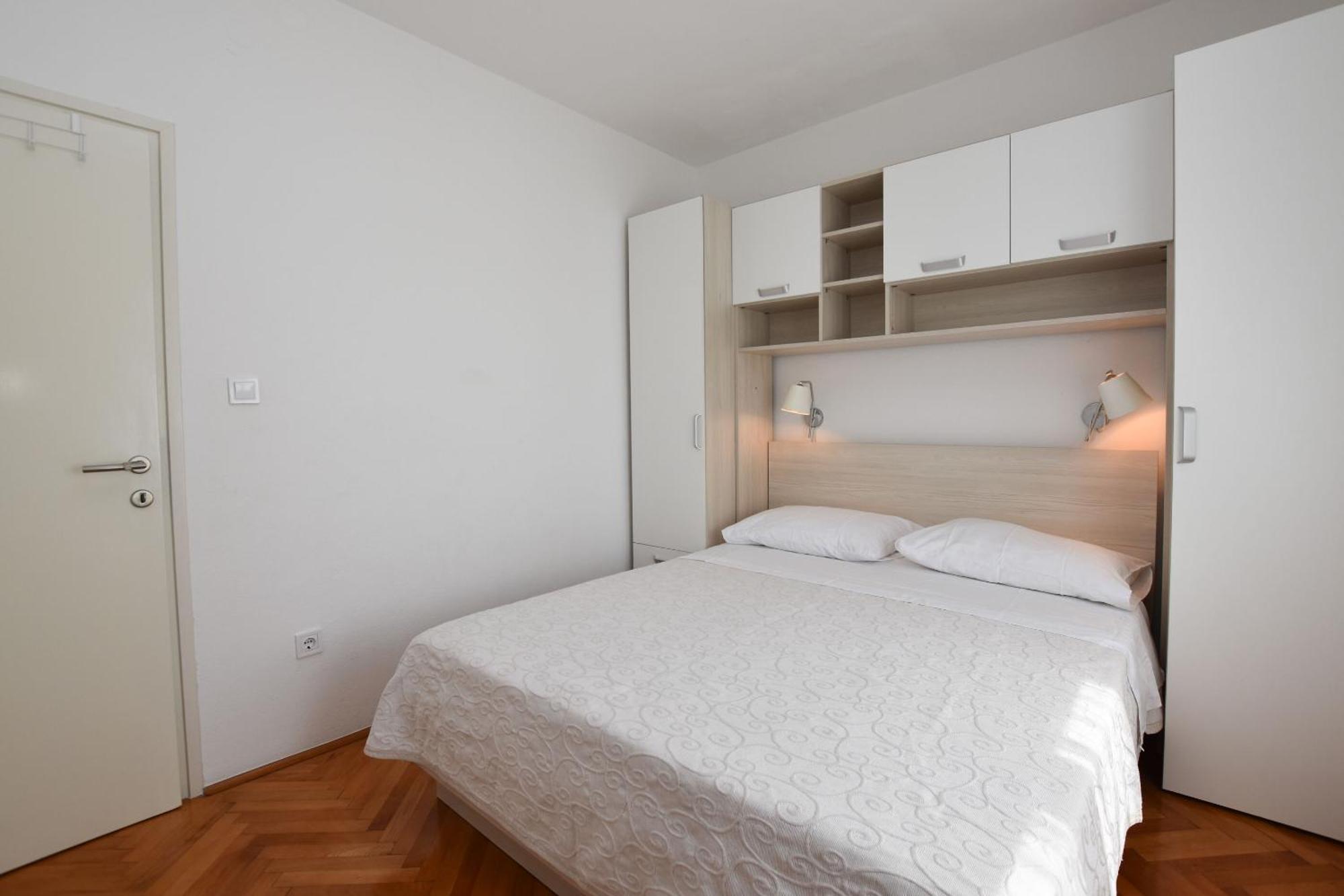 Apartments Guzela Primosten Ruang foto